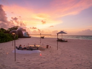 1. Beach Bubble Tent With Dining - Seaside Finolhu